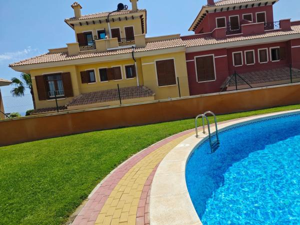 Chalet adosado en calle Cádiz, 10