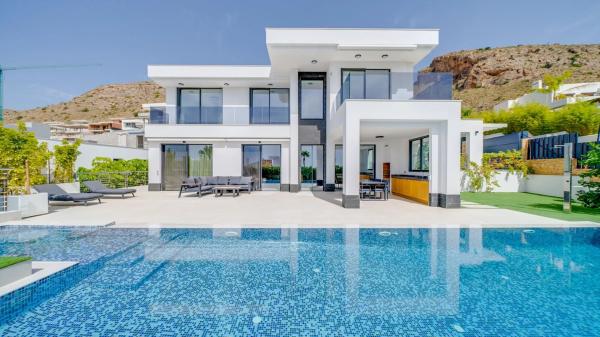 Casa independiente en calle Roma