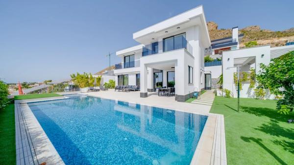 Casa independiente en calle Roma