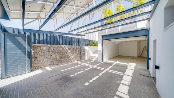 Casa independiente en calle Roma