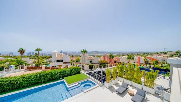 Casa independiente en calle Roma