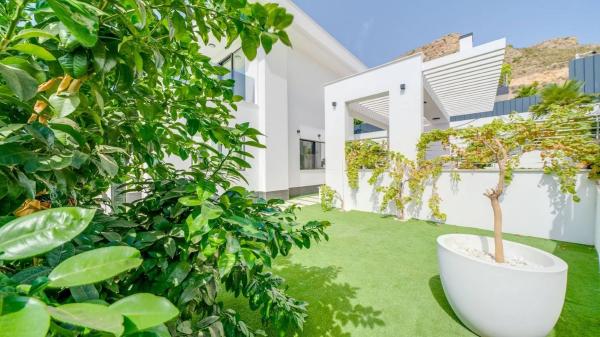 Casa independiente en calle Roma