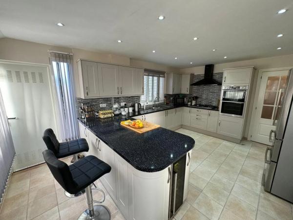 Casa independiente en avenida Costa Verde