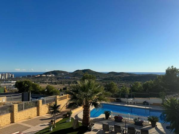 Casa independiente en avenida Costa Verde