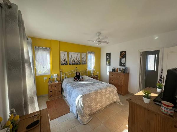 Casa independiente en avenida Costa Verde