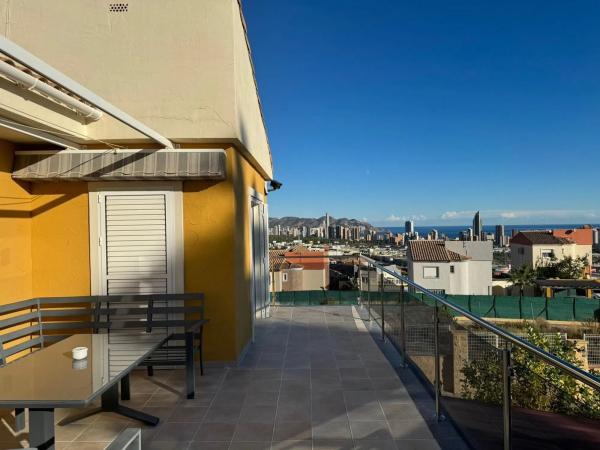 Casa independiente en avenida Costa Verde