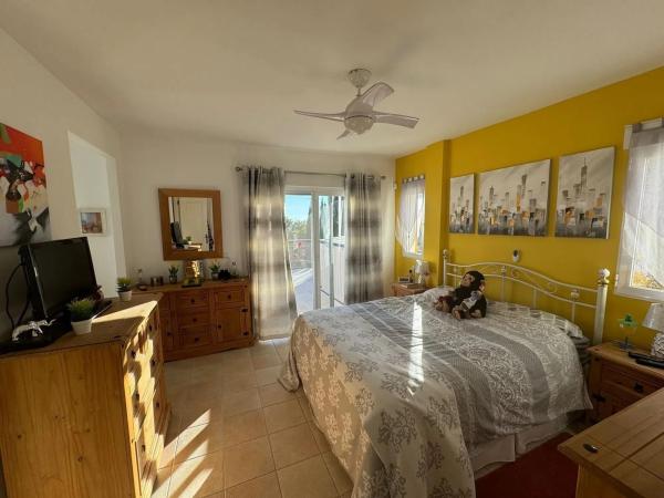 Casa independiente en avenida Costa Verde