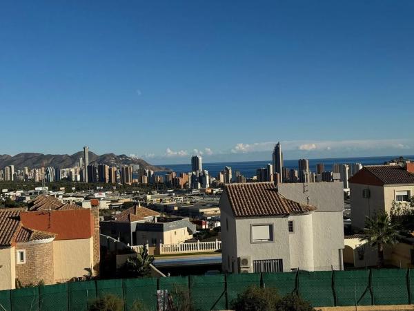 Casa independiente en avenida Costa Verde