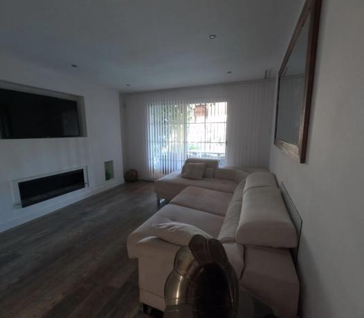 Chalet adosado en calle Berna, 2