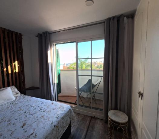 Chalet adosado en calle Berna, 2