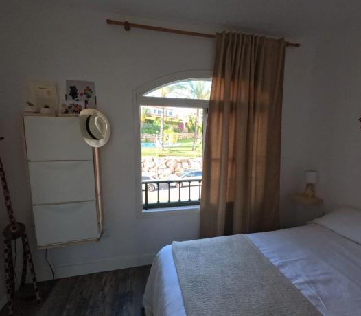 Chalet adosado en calle Berna, 2