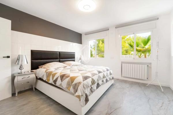 Casa independiente en calle Vall de Gallinera