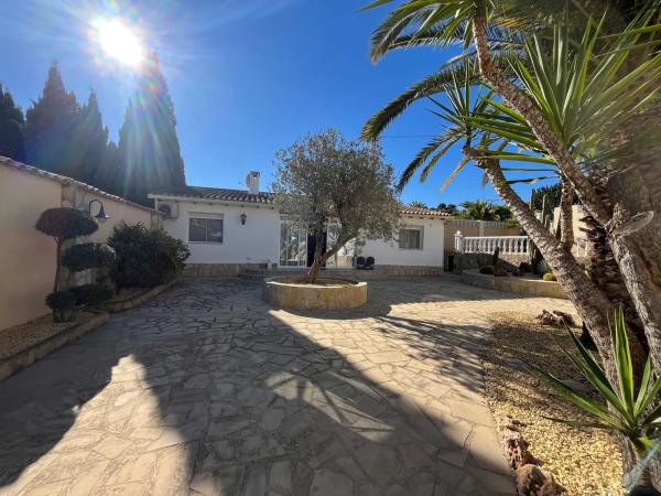Casa independiente en calle Vall de Beneixama, 11 C