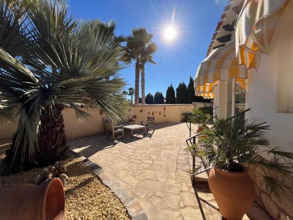 Casa independiente en calle Vall de Beneixama, 11 C