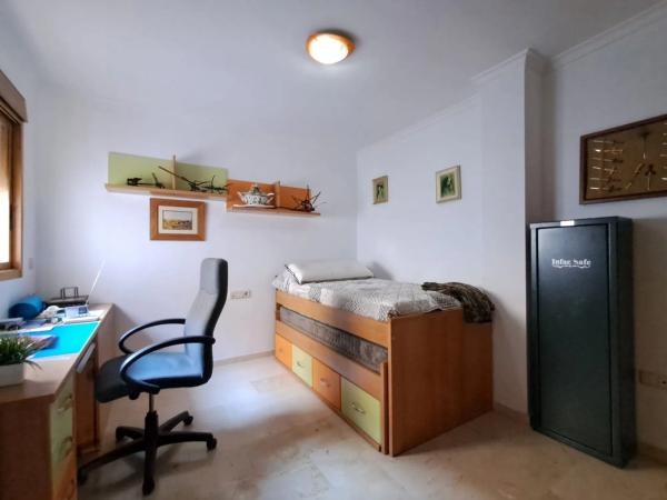 Chalet adosado en avenida Porvilla, 44