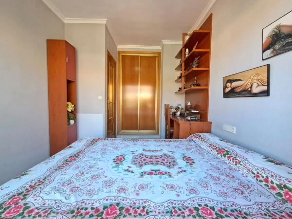 Chalet adosado en avenida Porvilla, 44