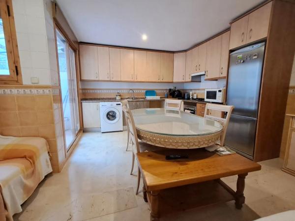 Chalet adosado en avenida Porvilla, 44