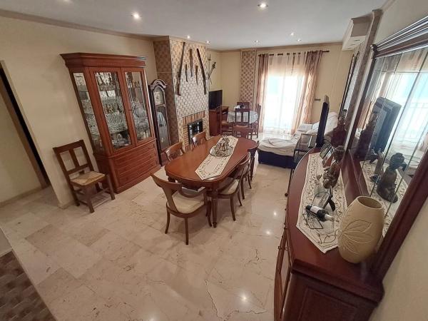 Chalet adosado en avenida Porvilla, 44