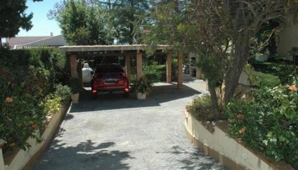 Casa independiente en calle Viena