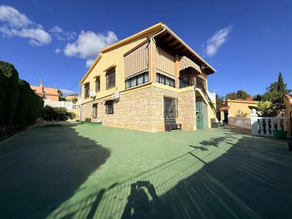 Casa independiente en calle de l'Abellerol