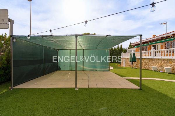 Casa independiente en calle de la Cadernera