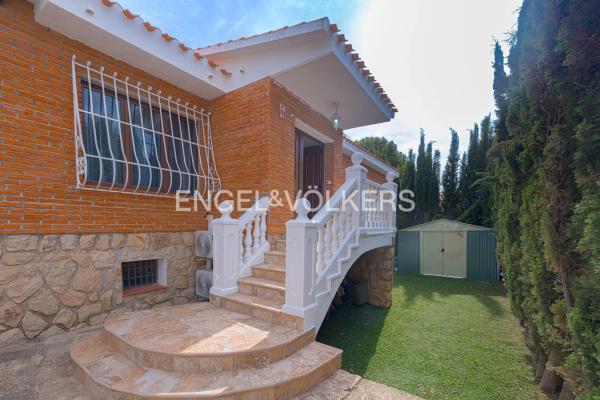 Casa independiente en calle de la Cadernera