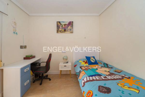 Casa independiente en calle de la fontfreda