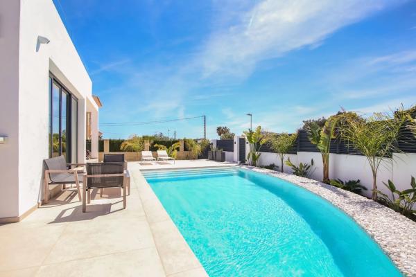 Casa independiente en calle San Marino, 39