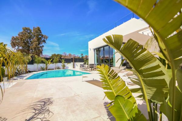 Casa independiente en calle San Marino, 39