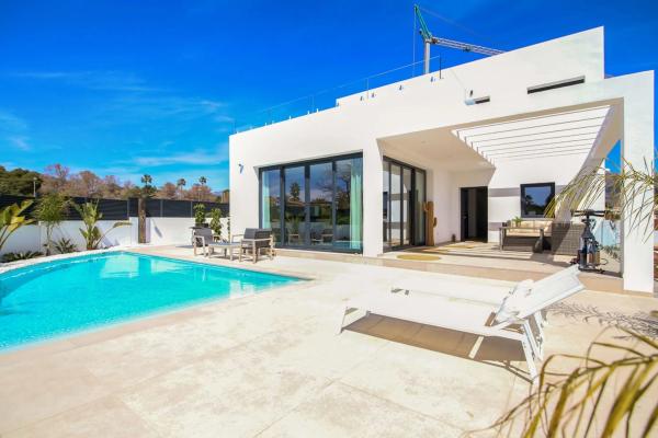 Casa independiente en calle San Marino, 39