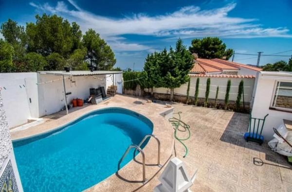 Chalet pareado en calle Colom