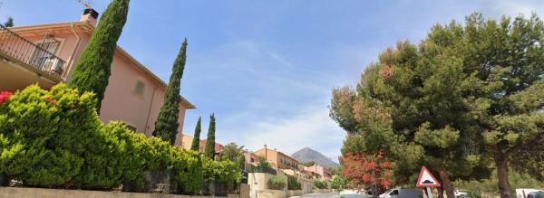 Chalet pareado en calle Colom