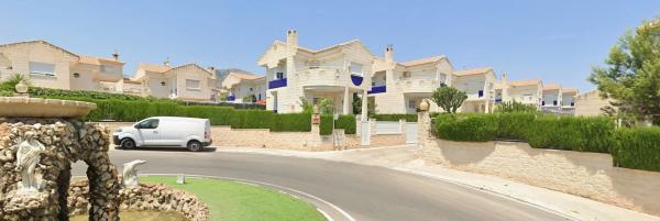 Chalet pareado en calle Colom