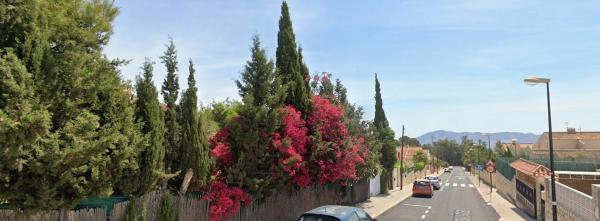 Chalet pareado en calle Colom