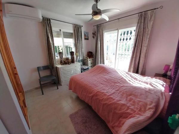 Casa independiente en calle Amsterdam