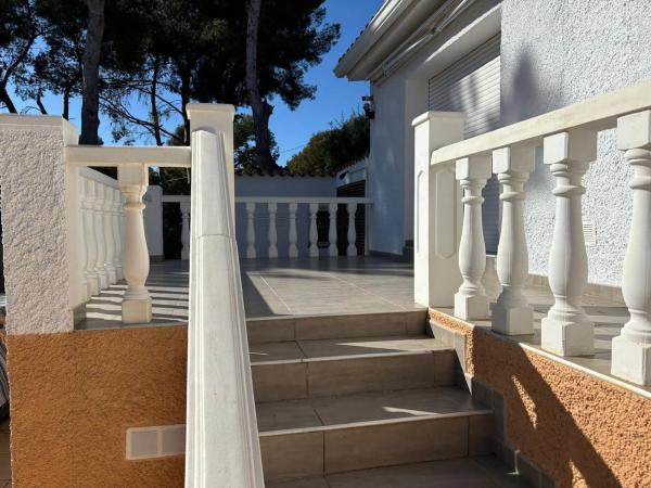 Chalet en calle Dalí