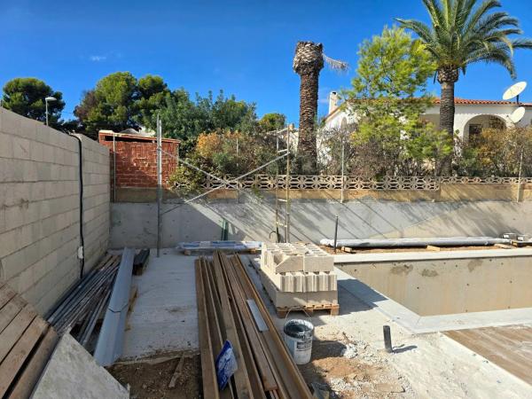 Chalet adosado en calle Capellá, 21