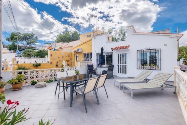 Chalet adosado en calle Serra de l'Almedia