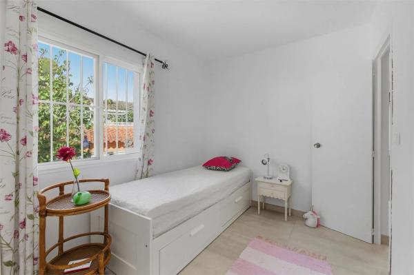 Chalet adosado en calle Serra de l'Almedia