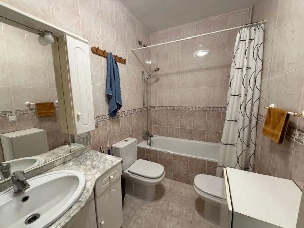 Chalet pareado en calle Llevant