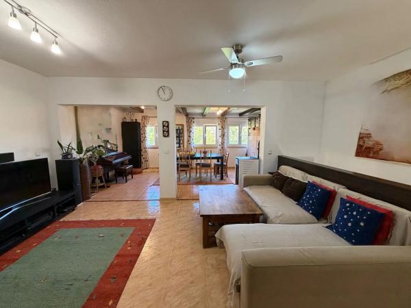 Chalet pareado en calle Llevant