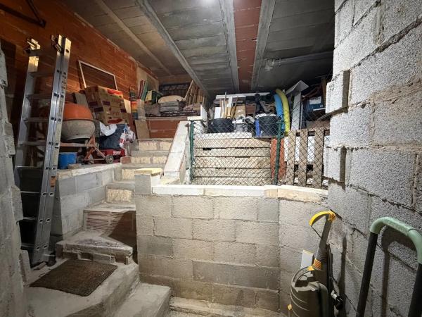 Chalet pareado en calle Llevant