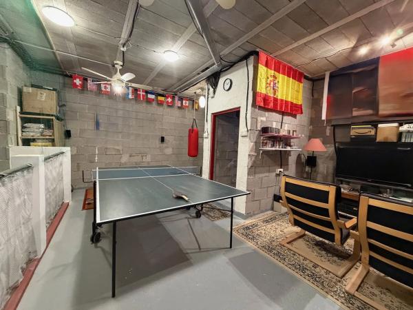 Chalet pareado en calle Llevant