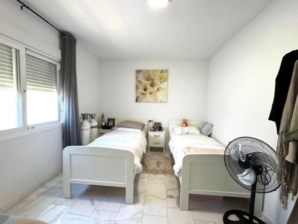 Casa independiente en calle Oroval s/n