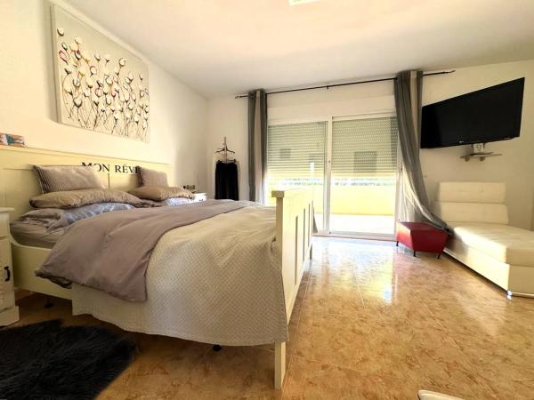 Casa independiente en calle Oroval s/n