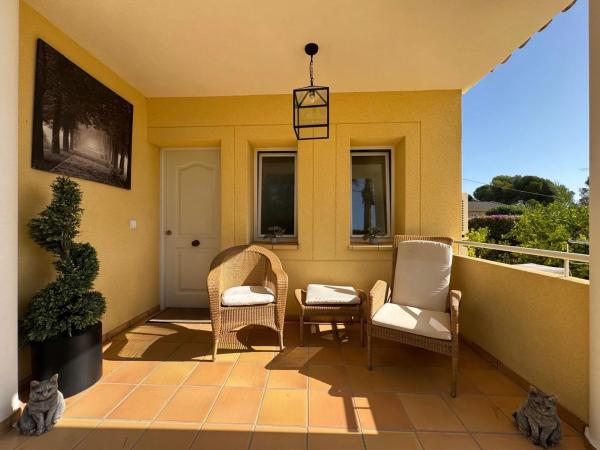 Casa independiente en calle Oroval s/n