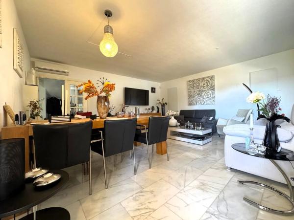 Casa independiente en calle Oroval s/n