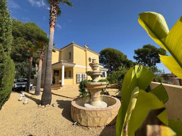 Casa independiente en calle Oroval s/n