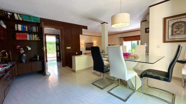 Casa independiente en Urbanizacion Coblanca