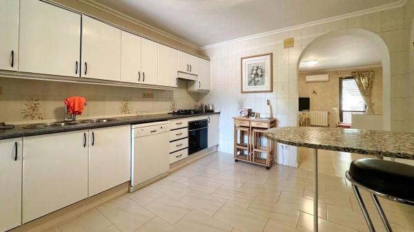 Casa independiente en Urbanizacion Coblanca